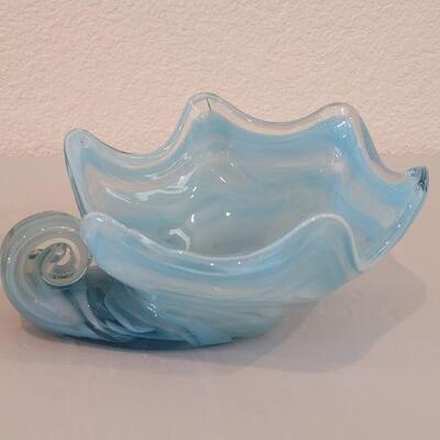 Lot 204: Siamese Napco Planter and Glass Dish 