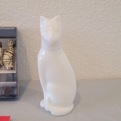 Lot 205: Cat Lovers Lot (Spreaders, Book, Perfume Bottle Deco and Fed Cat Deco 
