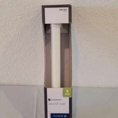 Lot 209: New Glacier Bay Assist Bar