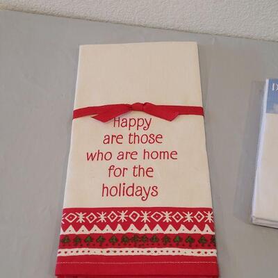Lot 213: New Dreamweaver Pillowcases and Christmas Handtowels