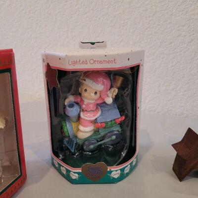 Lot 215: Christmas Ornaments, Nativity and 2007 Christmas Bell