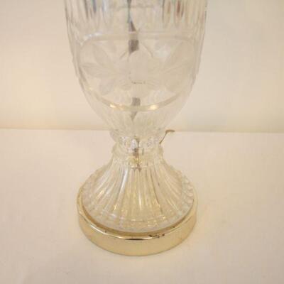 Lot #105: Vintage Hand Cut Crystal Lamp