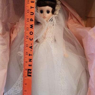 Lot 221: Madame Alexander "Elise" Bride Doll
