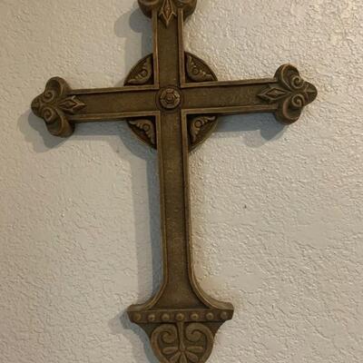 Vintage resin wall cross 