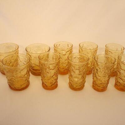 Lot #122: Vintage Seneca Driftwood Crinkle Glass Amber Tumblers 