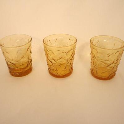 Lot #122: Vintage Seneca Driftwood Crinkle Glass Amber Tumblers 