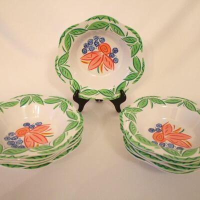 Lot #116: Vintage Trudeau Plastic Bowls Floral Pattern 12 Piece
