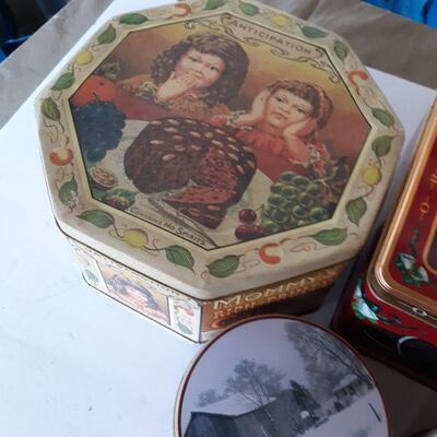 Lot of Vintage Collectors Tins
