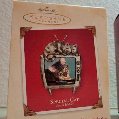 Lot 259: Assorted NEW Vintage Hallmark Ornaments 