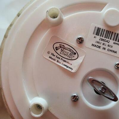 Lot 263: Vintage Bear Waterglobe New - Plays JINGLE BELL ROCK 