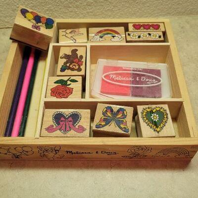 Lot 266: Melissa & Doug Stamp Art Kit