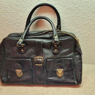 Lot 276: Vintage Leather Purse