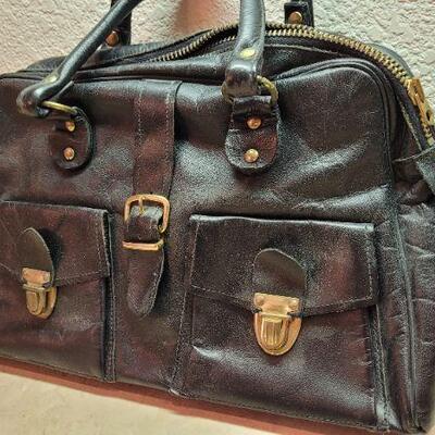 Lot 276: Vintage Leather Purse