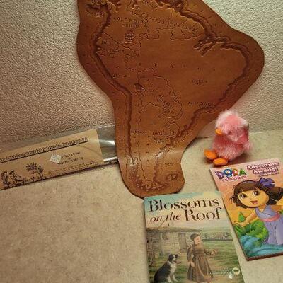 Lot 281: Assorted Children's Activity Collectibles 
