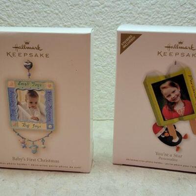 Lot 282: Assorted NEW HALLMARK Ornaments 