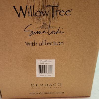 Lot 286: Willow Tree Angel Figure WITH AFFECTION 