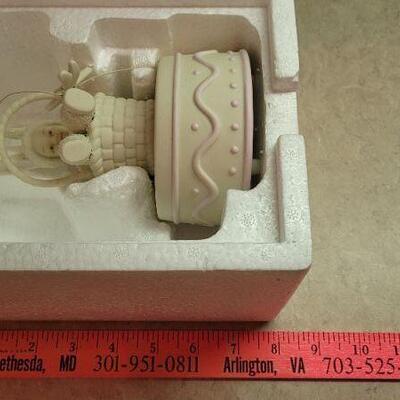 Lot 292: Dept. 56 SNOWBABIES "You Make Me Laugh" Figure
