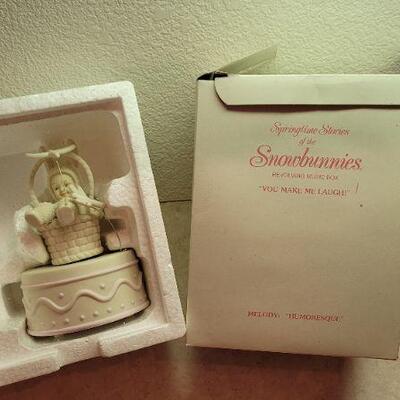 Lot 292: Dept. 56 SNOWBABIES "You Make Me Laugh" Figure
