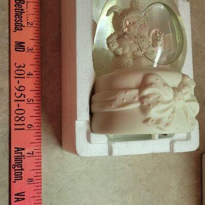 Lot 294: Vintage Dept. 56 SNOWBABIES Water Globe ROCK A BYE BUNNY