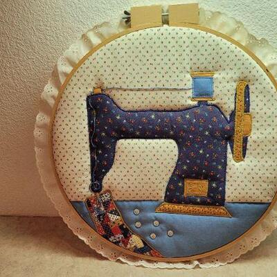Lot 299: Vintage Handmade Craft Needlepoint Creation SEWING MACHINE 