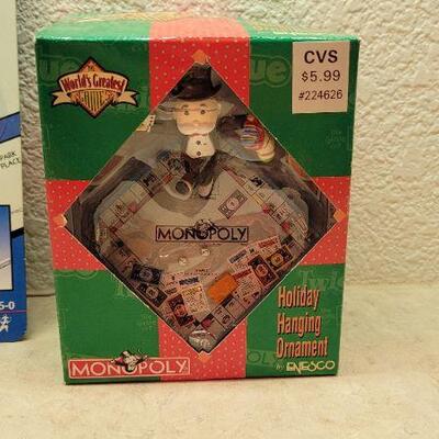 Lot 300: Assorted NEW Small Collectibles 