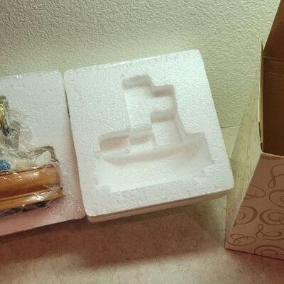 Lot 303: Vintage ROB ANDERS CUDDLINS UP FIGURINE Music Box 