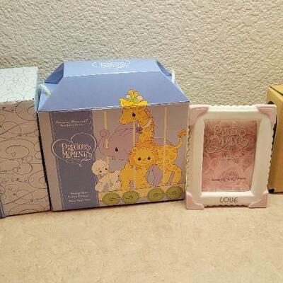 Lot 313: Assorted Vintage Collectibles 