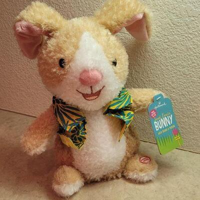 Lot 317: New EASTER Fiesta Bunny NEEDS BATTERY