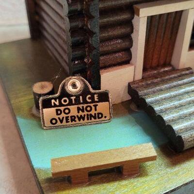 Lot 320: Vintage Wood Craft Music Box 