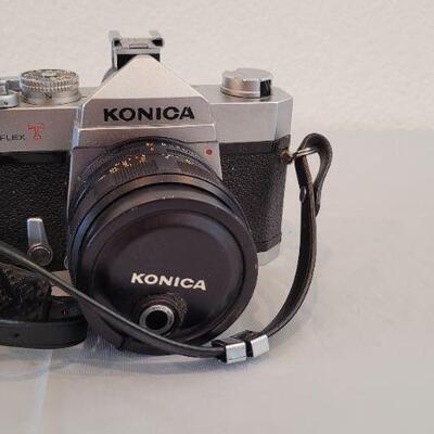 Lot 325: Vintage KONICA 35MM Camera 