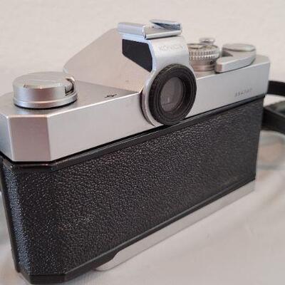 Lot 325: Vintage KONICA 35MM Camera 