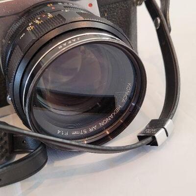 Lot 325: Vintage KONICA 35MM Camera 