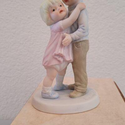 Lot 330: (2) Vintage FRANCES HOOK Collectibles Figures 