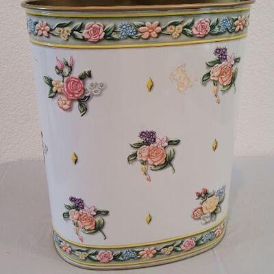 Lot 334: Vintage Metal Wastebasket Flower Theme