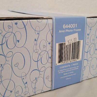 Lot 339: Precious Moments ARIEL Disney Photo Frame NEW