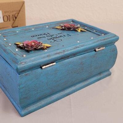 Lot 343: Simple Spirits Jewelry Trinket Music Box NEW