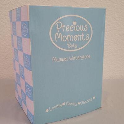 Lot 344: Vintage Precious Moments Musical Waterglobe