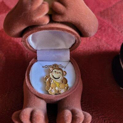 Lot 364: New Necklaces in Fun Animal Matching Boxes