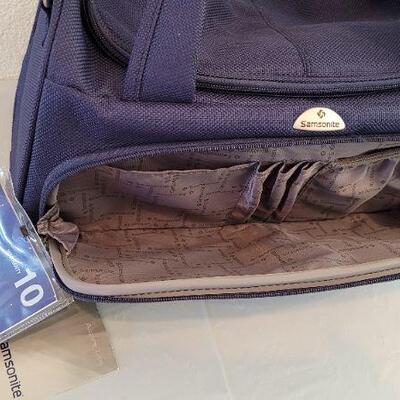 Lot 379: Samsonite Small Carry On Bag (cosmetic case size)