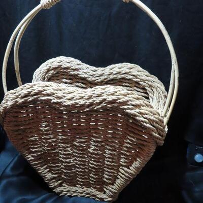 Large Heart Shaoed Basket