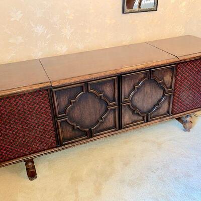 Lot 46  1970s Spanish Revival Console Cabinet Sears Silvertone Stereo AM FM Radio  NOT WORKING 