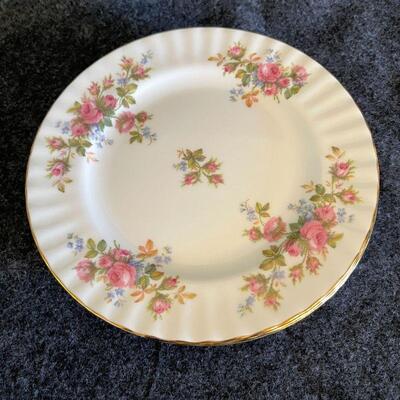 Lot 60  Royal Albert Set of 6 Salad Plates Moss Rose Made in England