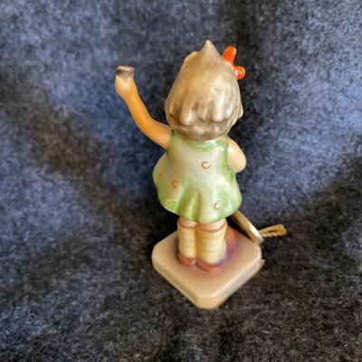 Lot 104  Hummel Goebel Group