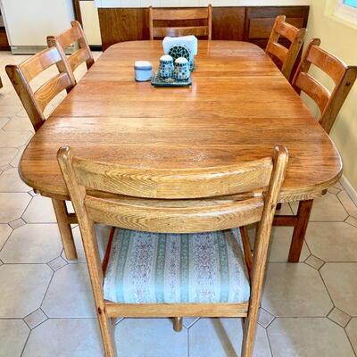 Lot 126  Vintage Oak Extension Table w/6 Chairs