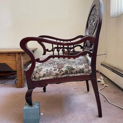 Victorian style Mahogany chair - broken