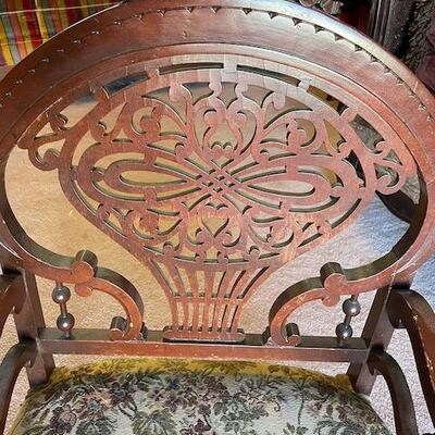 Victorian style Mahogany chair - broken