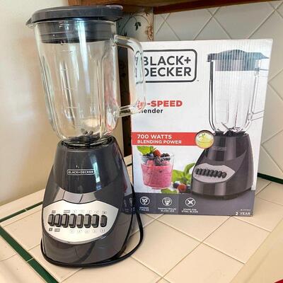 Lot 142  Black & Decker Blender New In box 