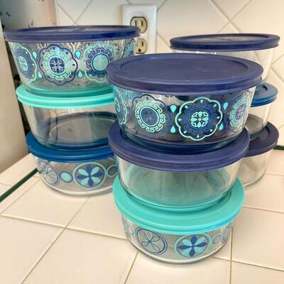 Lot 135  Pyrex Glass Containers w/Lids Turquoise & Blue