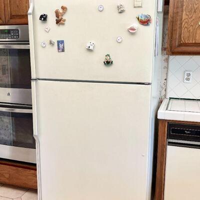 Lot 149  Whirlpool Designer Style Refrigerator w/Ice Maker 