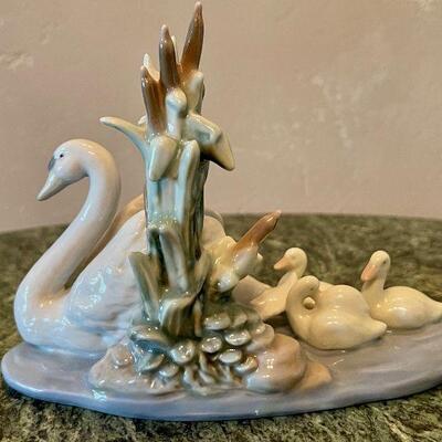 Lladro Porcelain Swan Figurine 
